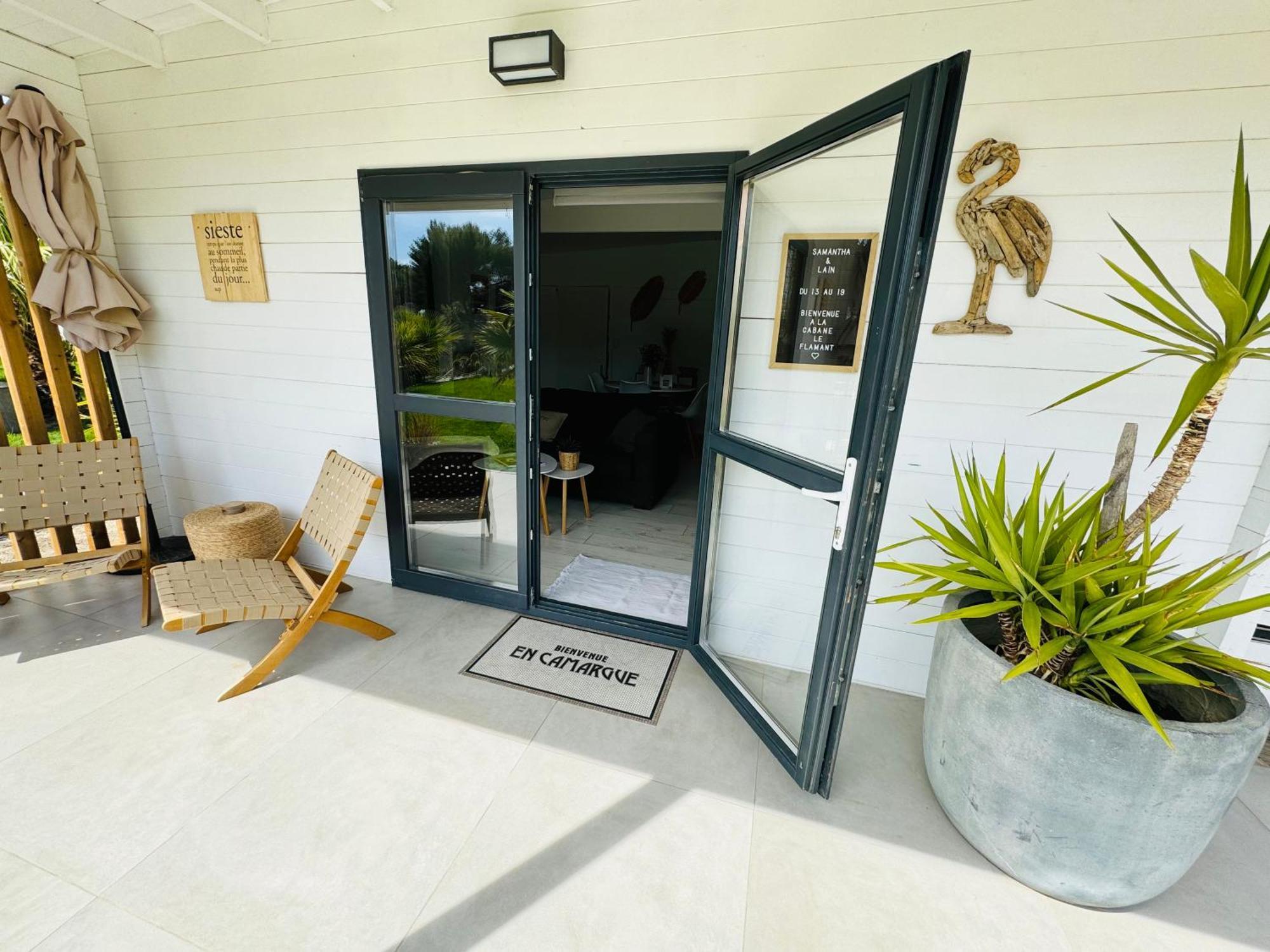 Cabane Le Flamant Avec Jardin, Piscine Et Parking Les Les Saintes-Maries-de-la-Mer Extérieur photo
