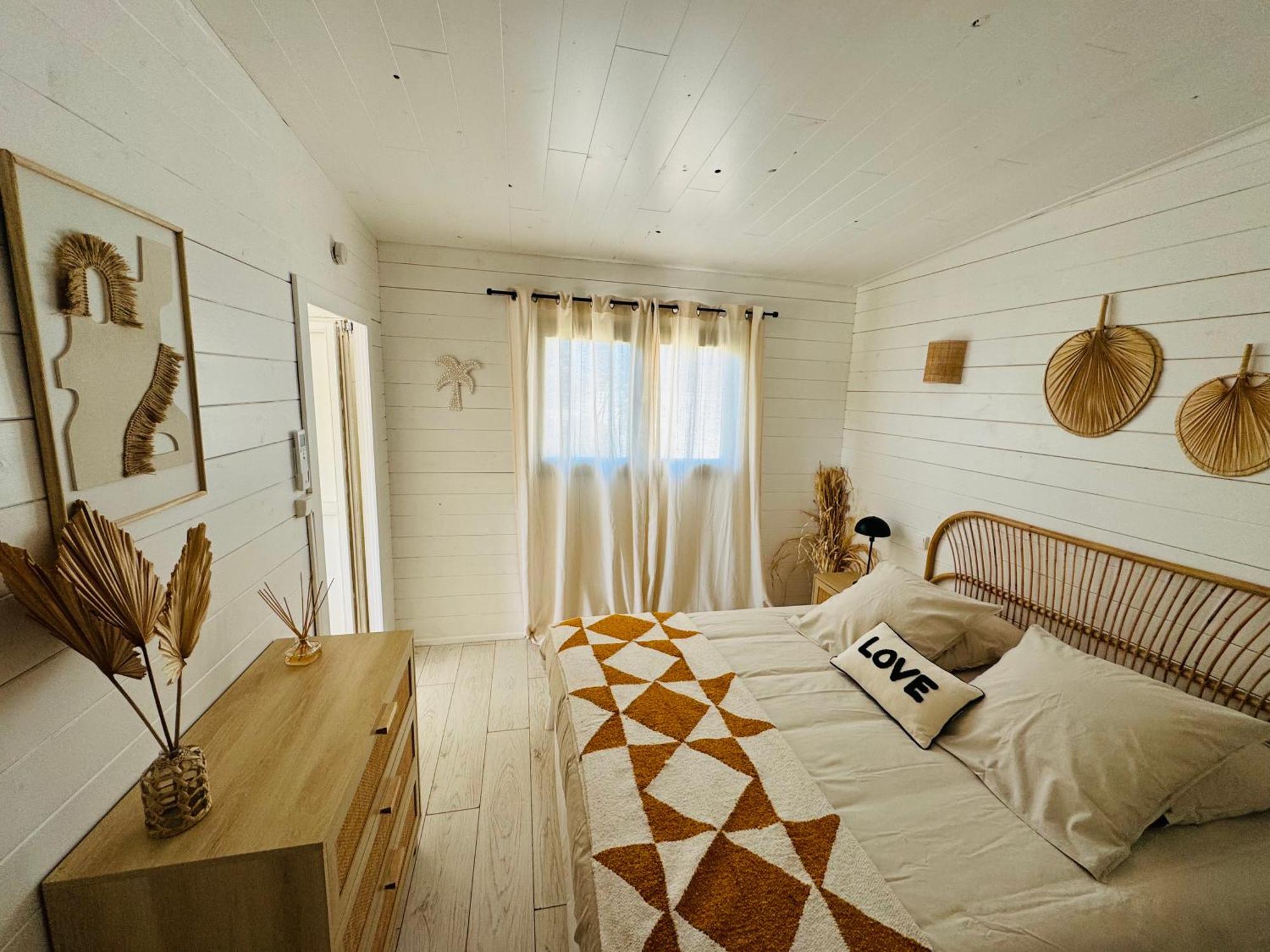 Cabane Le Flamant Avec Jardin, Piscine Et Parking Les Les Saintes-Maries-de-la-Mer Extérieur photo