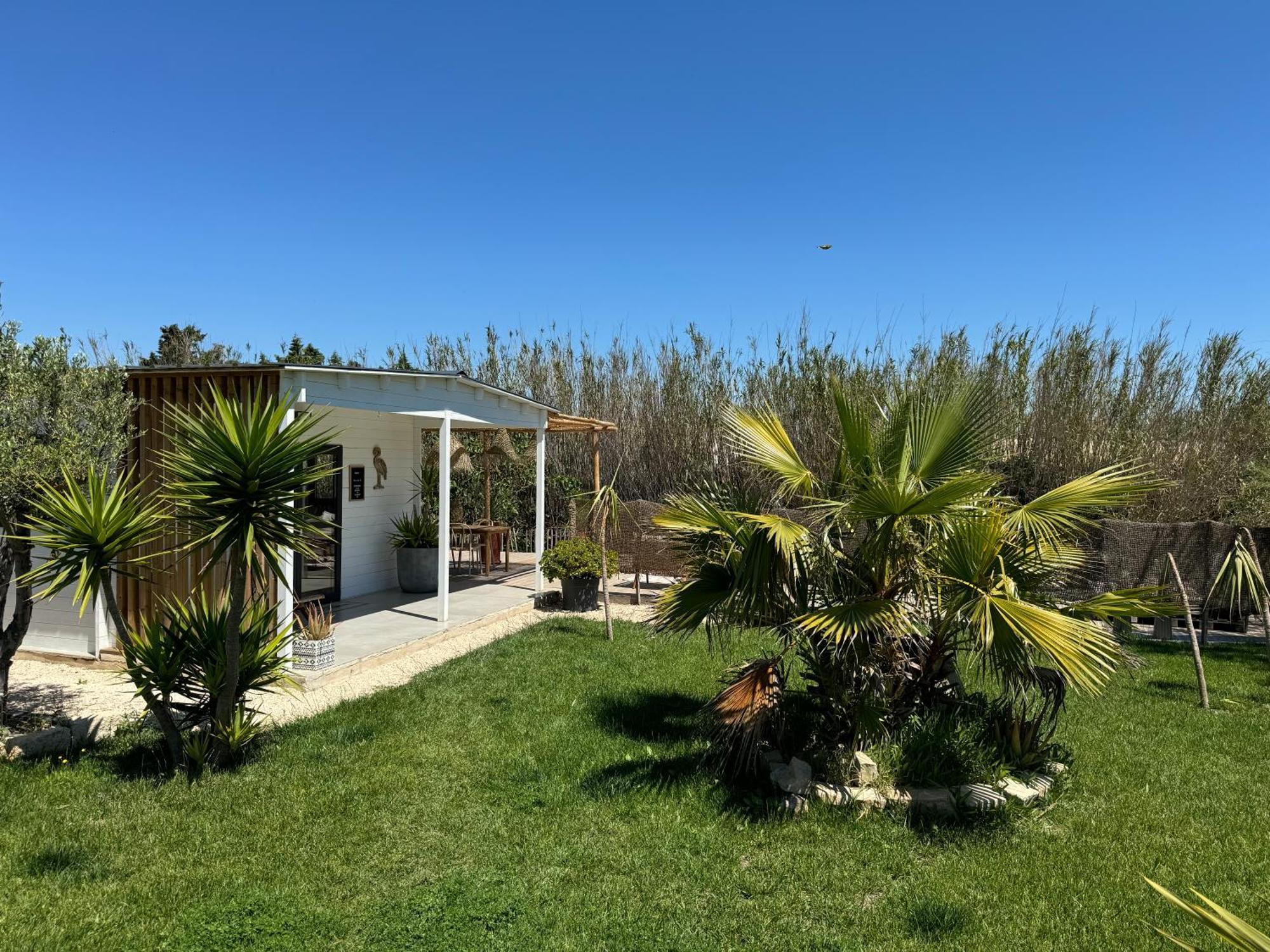 Cabane Le Flamant Avec Jardin, Piscine Et Parking Les Les Saintes-Maries-de-la-Mer Extérieur photo