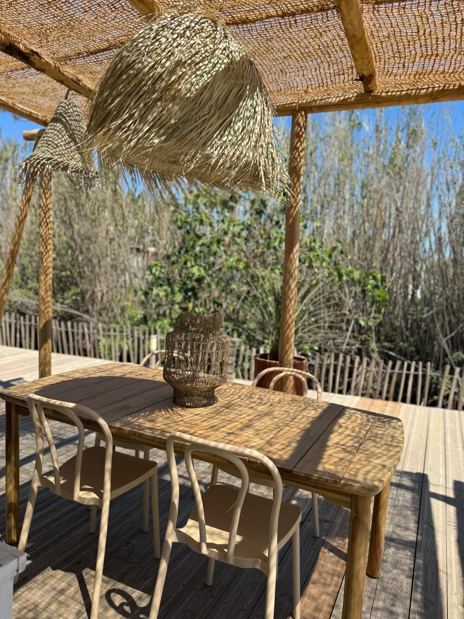 Cabane Le Flamant Avec Jardin, Piscine Et Parking Les Les Saintes-Maries-de-la-Mer Extérieur photo